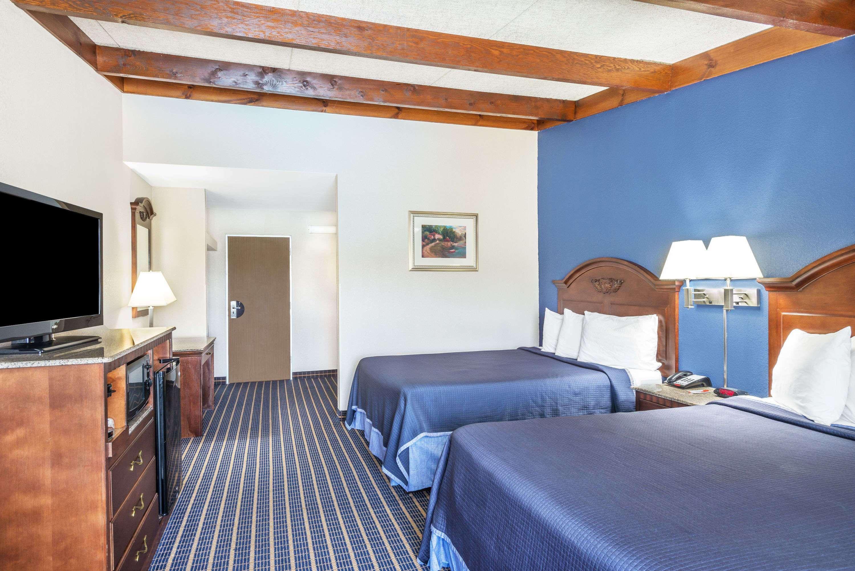 Howard Johnson By Wyndham Bangor Exterior photo
