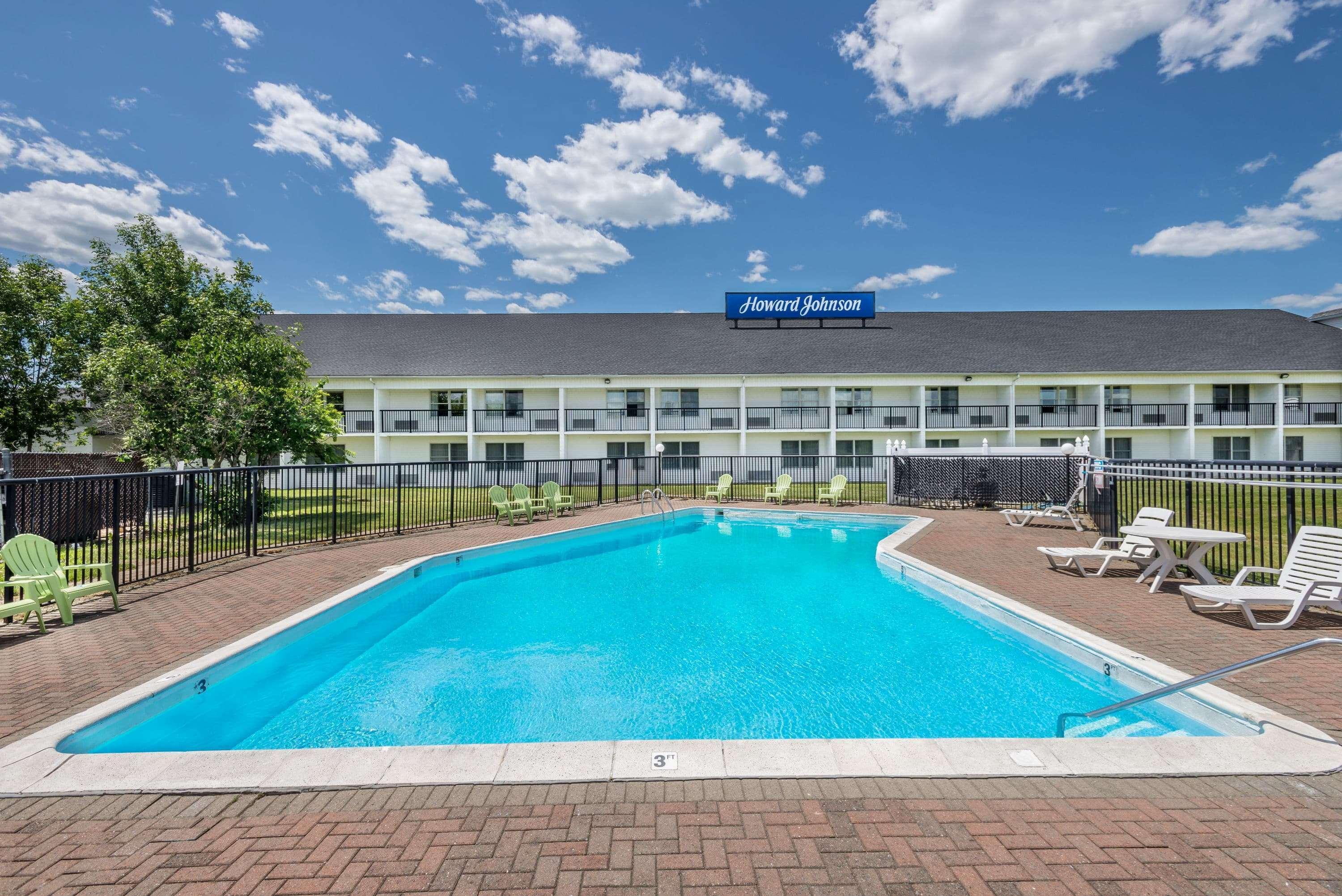 Howard Johnson By Wyndham Bangor Exterior photo